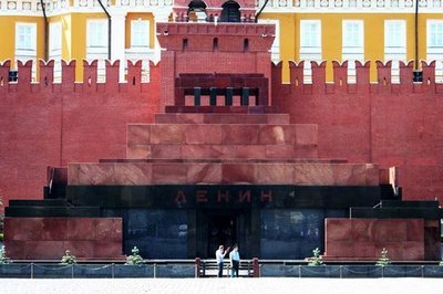 原名弗拉基米尔·伊里奇·乌里扬诺夫，列宁是他的笔名 乌里扬诺夫级航空母舰