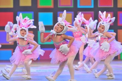 兔子舞中英文歌词 兔子舞视频儿童版