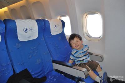 带孩子坐飞机注意事项 宝宝坐飞机的注意事项