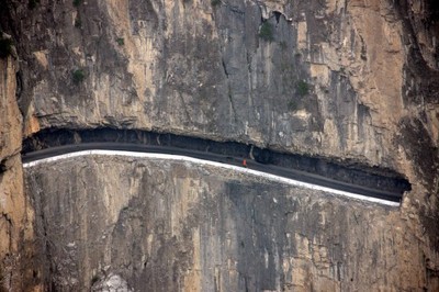 太行山：悬崖上的挂壁公路