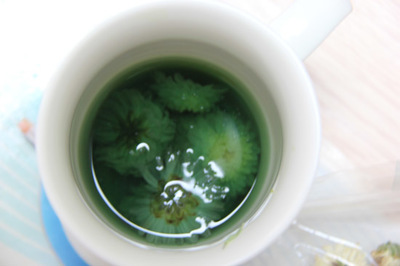 菊花茶怎会变绿了 菊花茶放久了变绿色