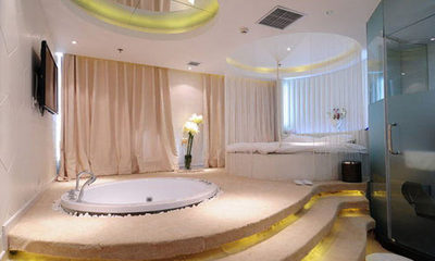 酒店情趣套房“走俏”：超大圆床、按摩浴缸、轻纱幔帐、别致珠帘