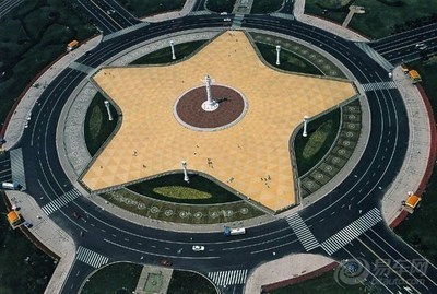 世界上最大的广场公园 世界上最大的城市广场