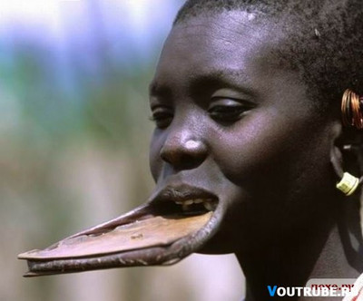 非洲原始部落的奇特风俗：穆尔西女人大嘴为美