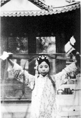 皇帝真悲哀——历史上真实的清朝妃子照片 清朝皇帝一晚几个妃子