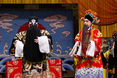 在豫剧《铡美案》中，包公与陈世美对决中的唱段（附唱词） 包公铡陈世美