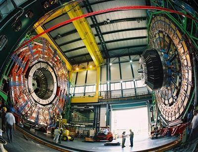世界上最大的电子对撞机（图片） 世界上最大的钻石图片