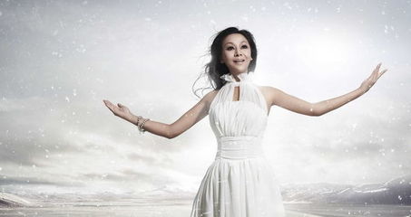 青年歌唱家杨紫萍携手献唱世园会 同贺世园会携手献爱心