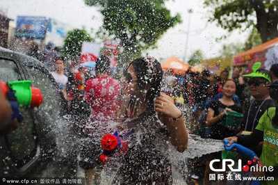 【泰国】湿身吧！最疯狂的清迈泼水节（27P） 清迈泼水节时间