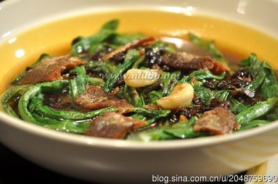 豆豉鲮鱼油麦菜：两种经典做法比较_Min