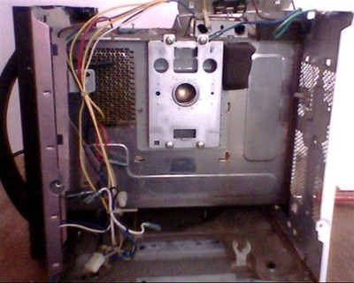 格兰仕微波炉型号：WD800B,微波功能不加热.