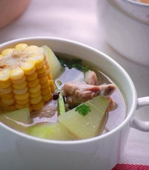 薏米冬瓜排骨汤--荤素搭配的营养餐（二） 玉米冬瓜排骨汤
