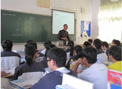 王建国老师的公开课《苯酚的性质和应用》及评课 公开课评课意见