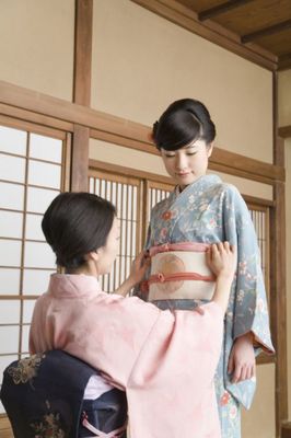 日本女孩为啥允许16岁结婚？ 日本允许兄妹结婚