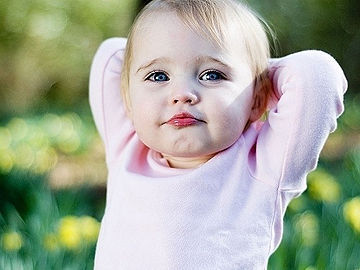 美国孩子1岁后就不喝配方奶粉了。 欧美宝宝不喝配方奶粉