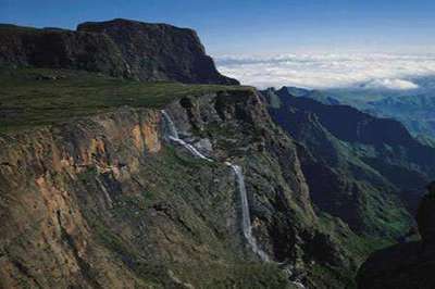 世界最高最宽最壮美的大瀑布（一） 世界十大瀑布