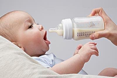 说说奶瓶的选购 新生儿如何选购奶瓶