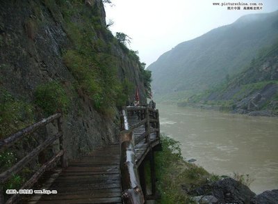 《蜀道难》的补充知识（二）五丁开山的传说（地崩山摧壮士死） 五丁开山的故事