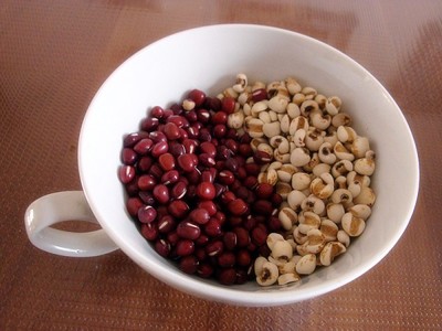 赤小豆和红豆的区别 红豆薏米什么人不能喝