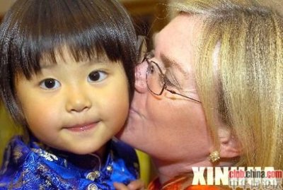美国人流行收养中国儿童 美国人收养的中国孩子
