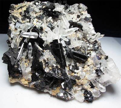 美丽矿物晶体--黄锡矿(黝锡石) 中国矿物晶体网