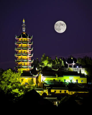 中国哪个地方的月亮最圆最亮最大？ 最大月亮
