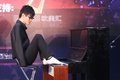 断臂钢琴王子：刘伟