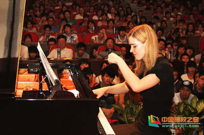 近代著名十大钢琴家…… 中国十大著名钢琴家