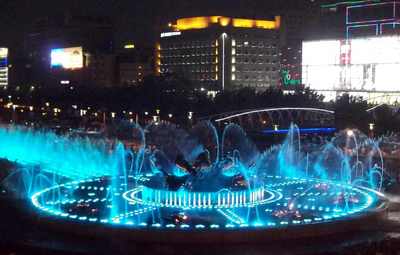 济南泉城广场的音乐喷泉 （原创、多图） 泉城广场喷泉