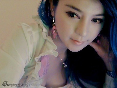 中国唯一真正的极品美女玩家：七七月月