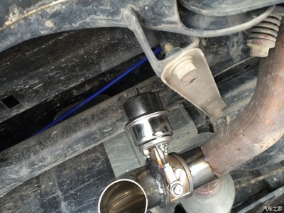 汽车排气管放炮是什么原因 排气管有放炮声节气门