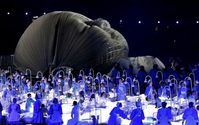 伦敦2012奥运会开幕式的场景意义、光照帮仪式、数字命理象征 伦敦奥运会开幕式憨豆