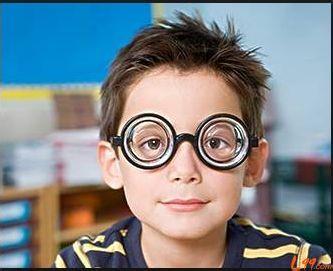 如何自己治疗近视，小学生近视治疗方法 治疗近视的方法