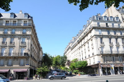 欧游巴黎在乔治五世大街看建筑塞纳河边看铁塔 巴黎塞纳河左岸