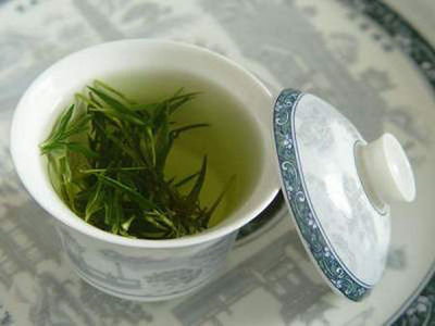 女孩喝绿茶有什么好处 女人喝绿茶能减肥吗