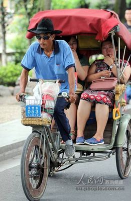 孔荷宠：最早变节的红军高级将领