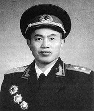 开国中将皮定均1976年坠机身亡妻子怀疑他被暗杀 皮定均是朱德什么人