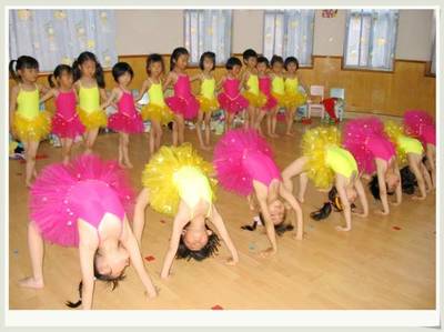少儿舞蹈班招生简章 幼儿园舞蹈基本功顺序