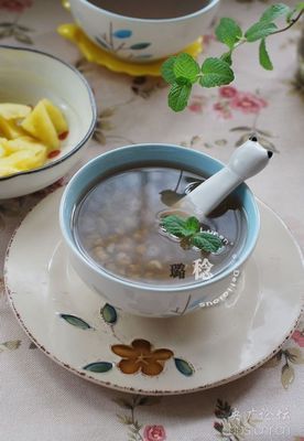 如何用电饭煲快速煮出豆子酥烂、口感沙沙的【绿豆甜汤】 玉米甜汤
