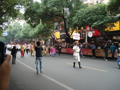 观赏2009第三届中国南昌军乐节军乐队游行 军乐队