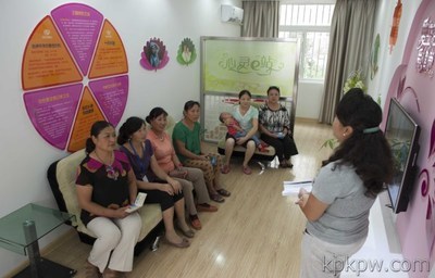 2013年官塘社区城市生活“e”站（家庭生活指导室）活动安排 家庭教育指导师