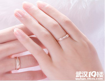 不同手指戴戒指的含义 求婚戒指戴哪个手指