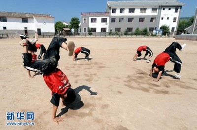 视频:新拍武当太乙游龙拳(背面)：朱明元