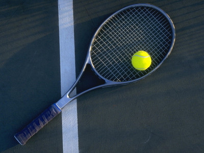 如何挑选适合自己的网球拍 如何挑选网球拍