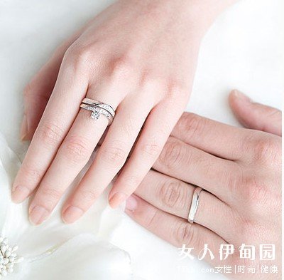 戴戒指的含义是什么？教你几种戴戒指的含义 女生戴戒指的手指含义
