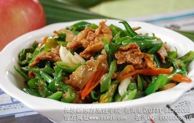 青椒回锅肉的做法 农家小炒肉的做法