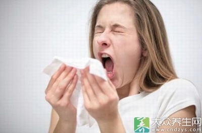 流鼻涕打喷嚏会是哪一种鼻炎 打喷嚏流鼻涕鼻炎