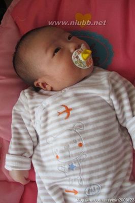 [转载]两个月宝宝的睡眠训练 两个月宝宝睡眠规律