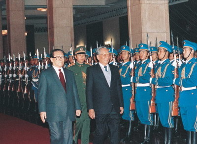 难以置信：越南国家元老黎德英要对中国动武