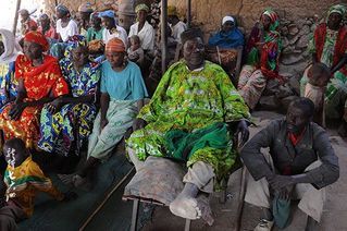 【喀麦隆】拜访有50个老婆和110个儿女的“名人” 110岁以上名人